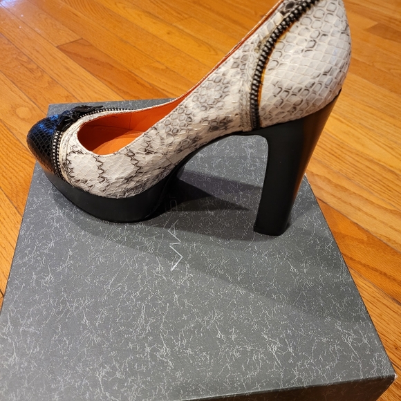 Shoes - Picture 5 of 5